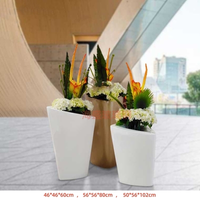 玻璃钢三角形花盆造型